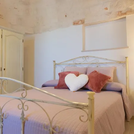Masseria Carperi In The Heart Of Valle D'itria